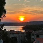 Apartman M - Luxury With Private Pools Punat