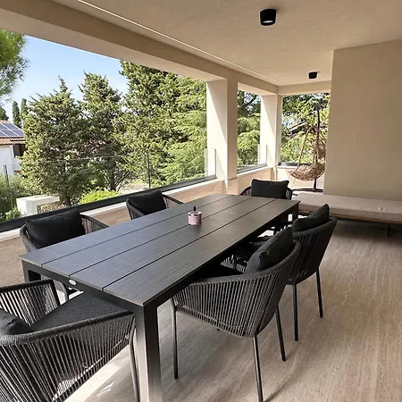 M - Luxury With Private Pools Apartament