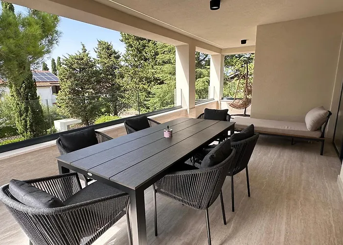 M - Luxury With Private Pools Апартаменты