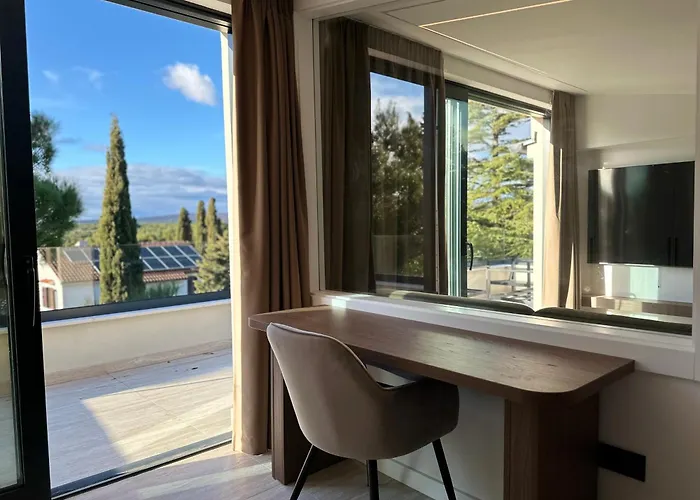 M - Luxury With Private Pools Апартаменты