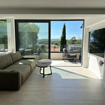 M - Luxury With Private Pools
