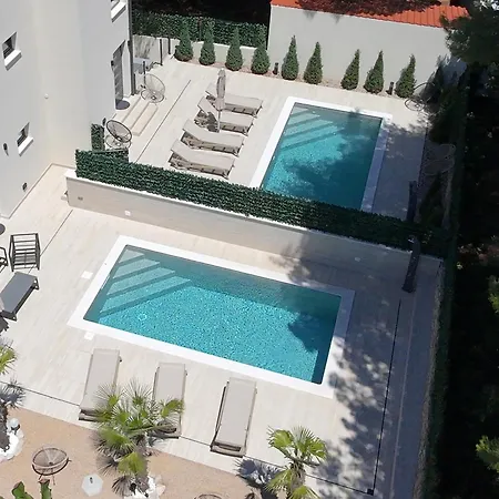 M - Luxury With Private Pools Apartament Punat