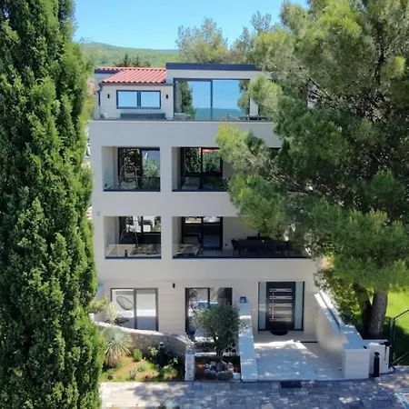 Apartament M - Luxury With Private Pools *