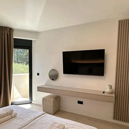 Apartament M - Luxury With Private Pools *