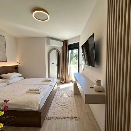 Apartament M - Luxury With Private Pools *