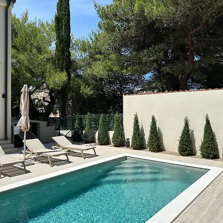 Apartament M - Luxury With Private Pools Punat
