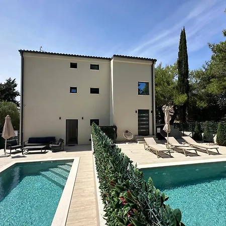 Apartament M - Luxury With Private Pools