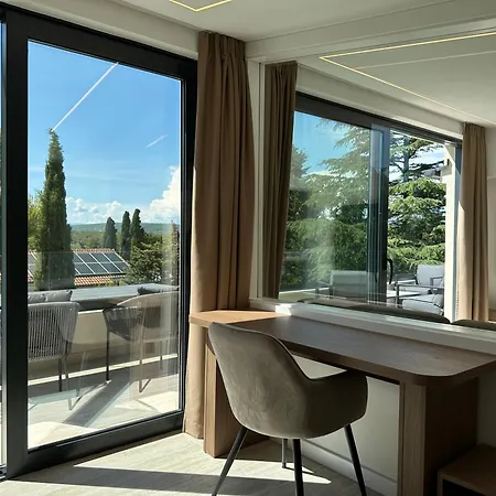 M - Luxury With Private Pools Apartament Punat