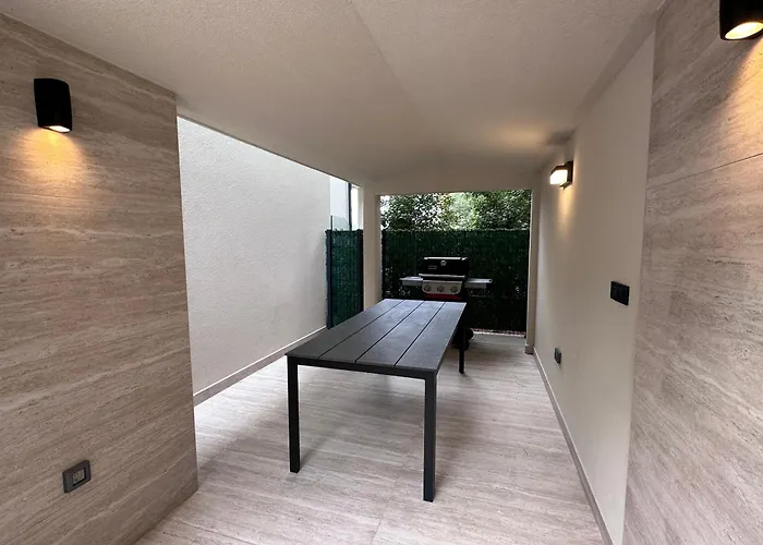 M - Luxury With Private Pools *