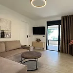 M - Luxury With Private Pools