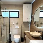 M - Luxury With Private Pools Punat