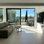 M - Luxury With Private Pools