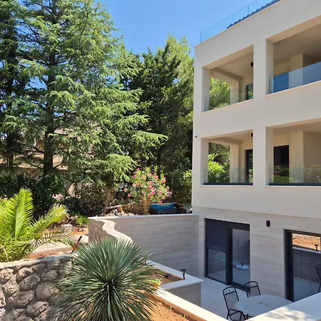 M - Luxury With Private Pools Apartament *