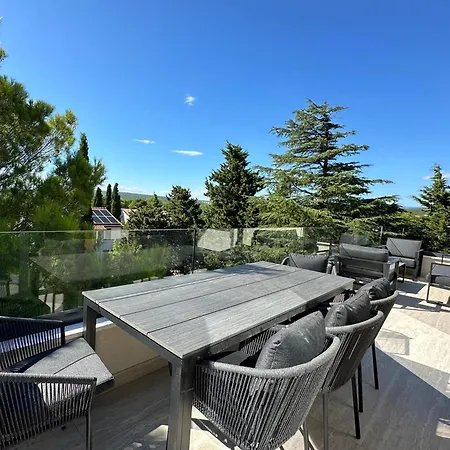 Daire M - Luxury With Private Pools Punat