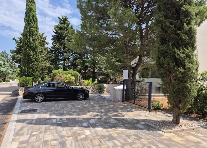 M - Luxury With Private Pools * Punat