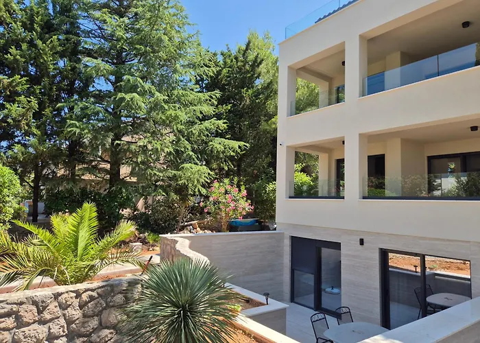 M - Luxury With Private Pools Apartament *