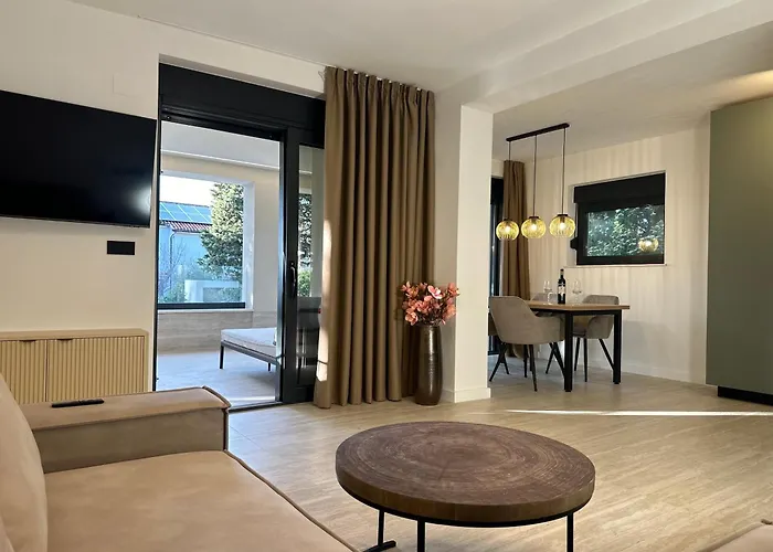 M - Luxury With Private Pools * Punat