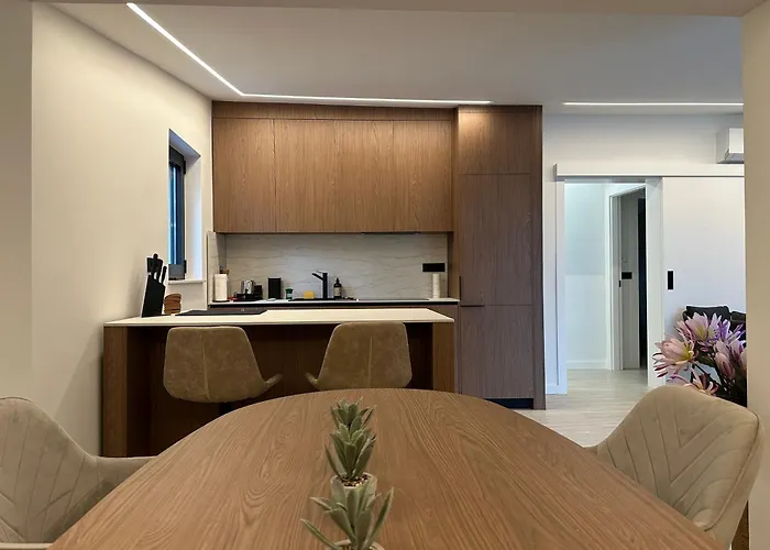 M - Luxury With Private Pools *