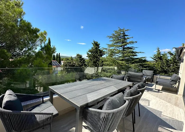 Apartament M - Luxury With Private Pools Punat